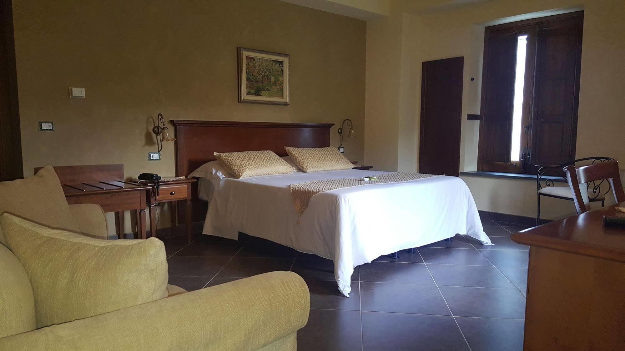 Hostal Antico Borgo Petralia Zafferana Etnea Exterior foto